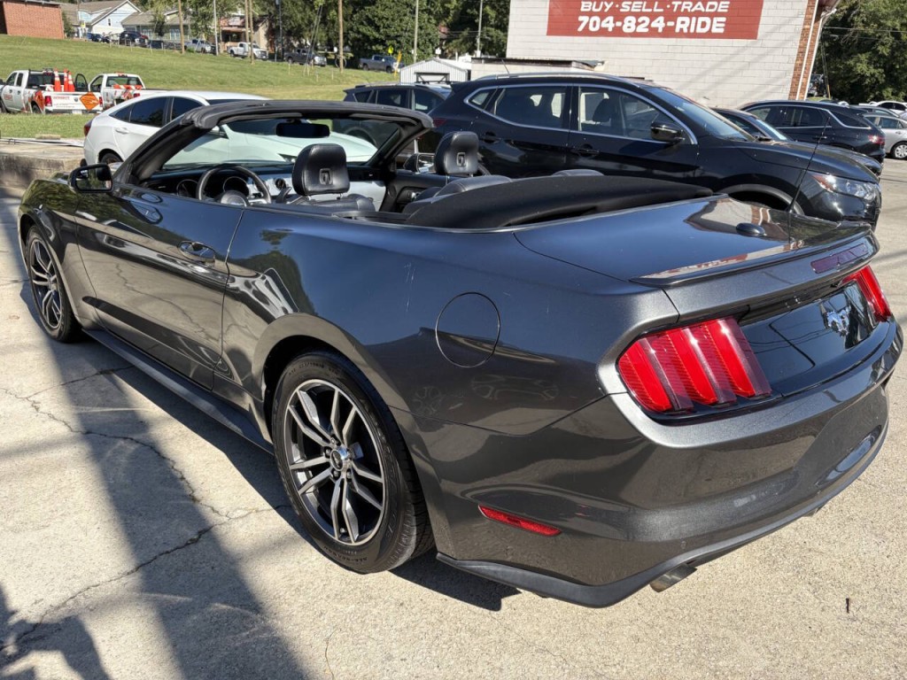 2017 Ford Mustang Image 5