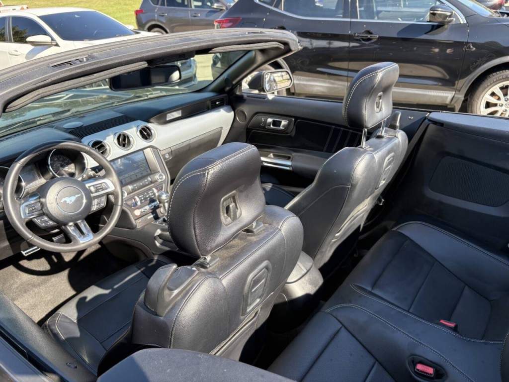 2017 Ford Mustang Image 10
