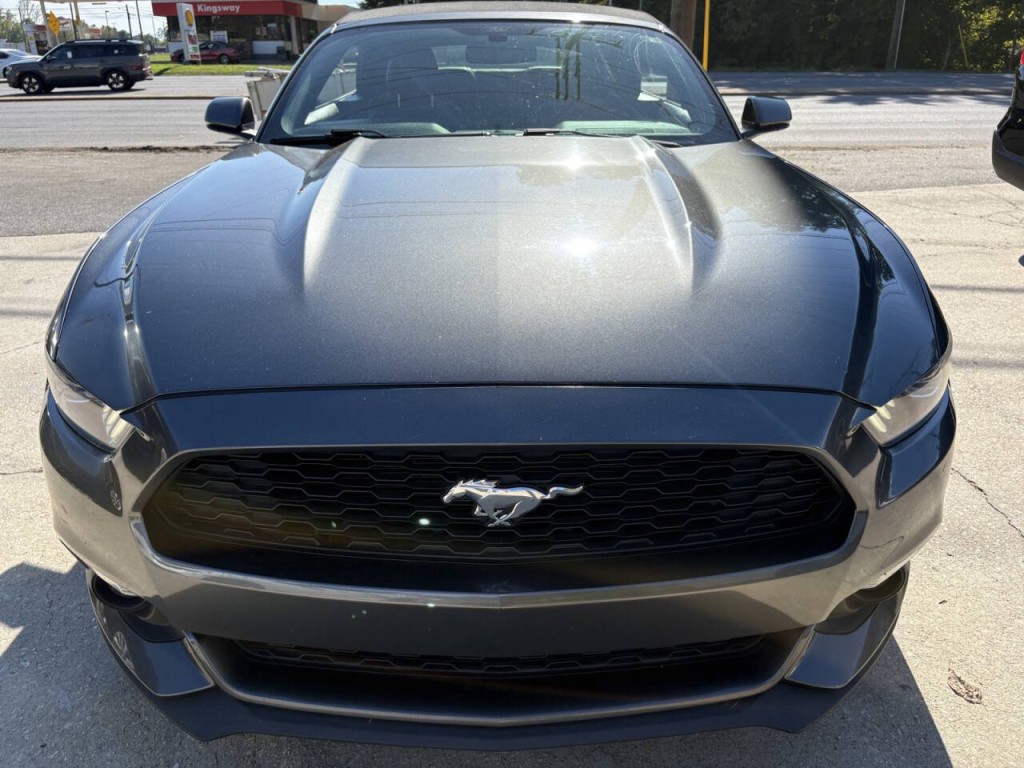 2017 Ford Mustang Image 12