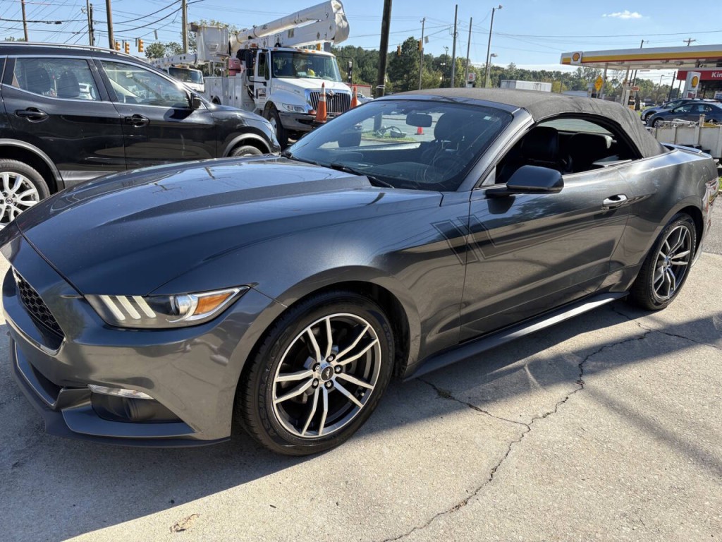 2017 Ford Mustang Image 13