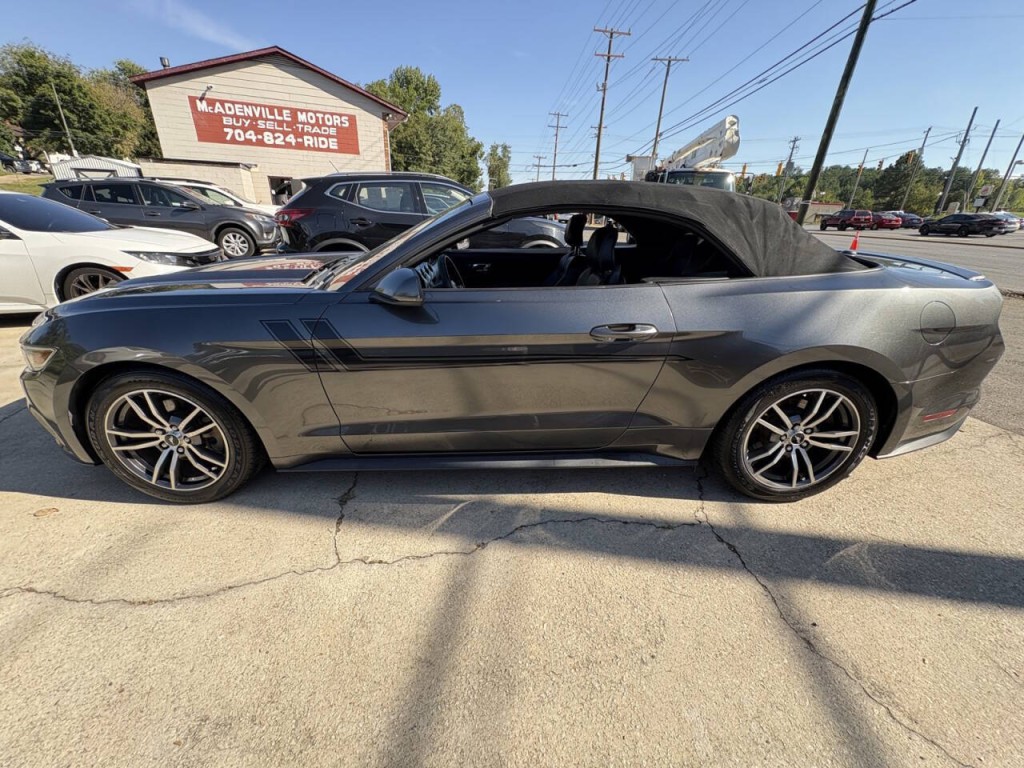 2017 Ford Mustang Image 14