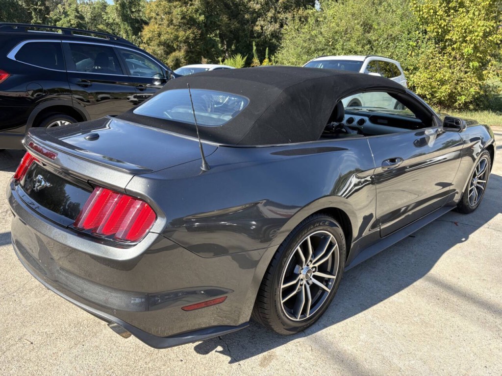 2017 Ford Mustang Image 17