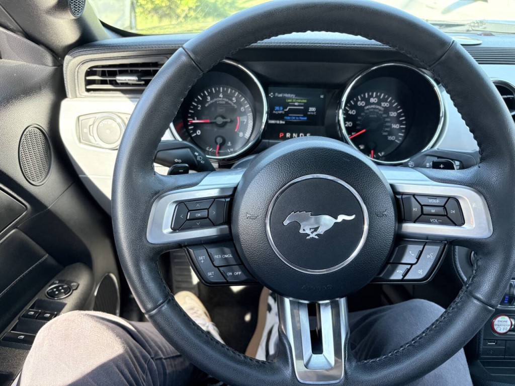 2017 Ford Mustang Image 22