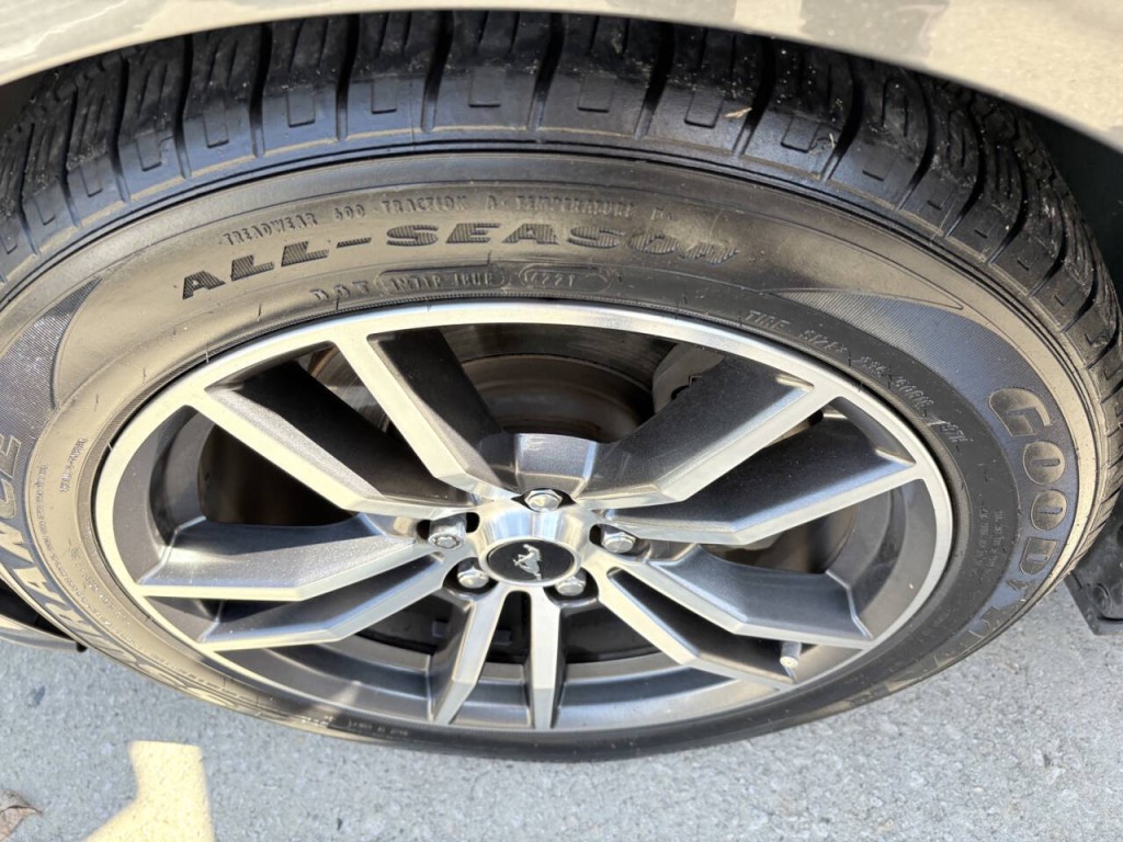2017 Ford Mustang Image 39