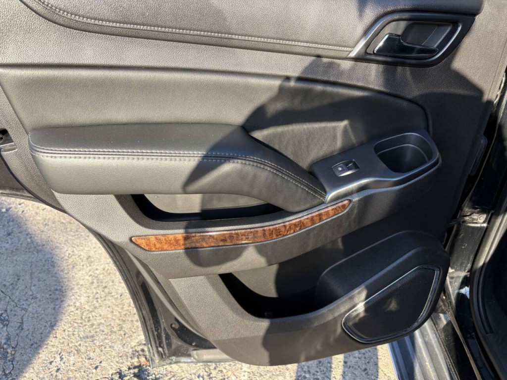 2017 Chevrolet Tahoe Image 28