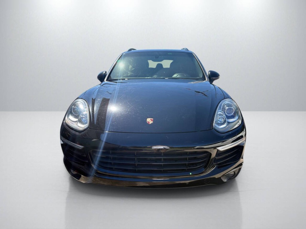 2017 Porsche Cayenne Image 2
