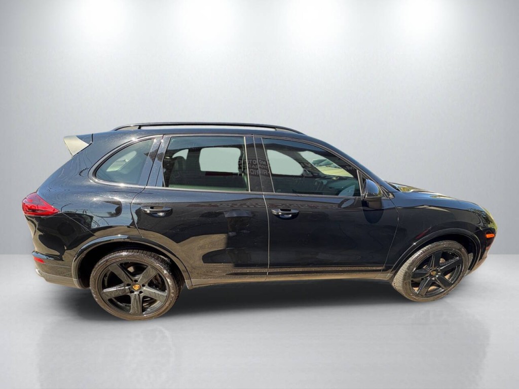 2017 Porsche Cayenne Image 8