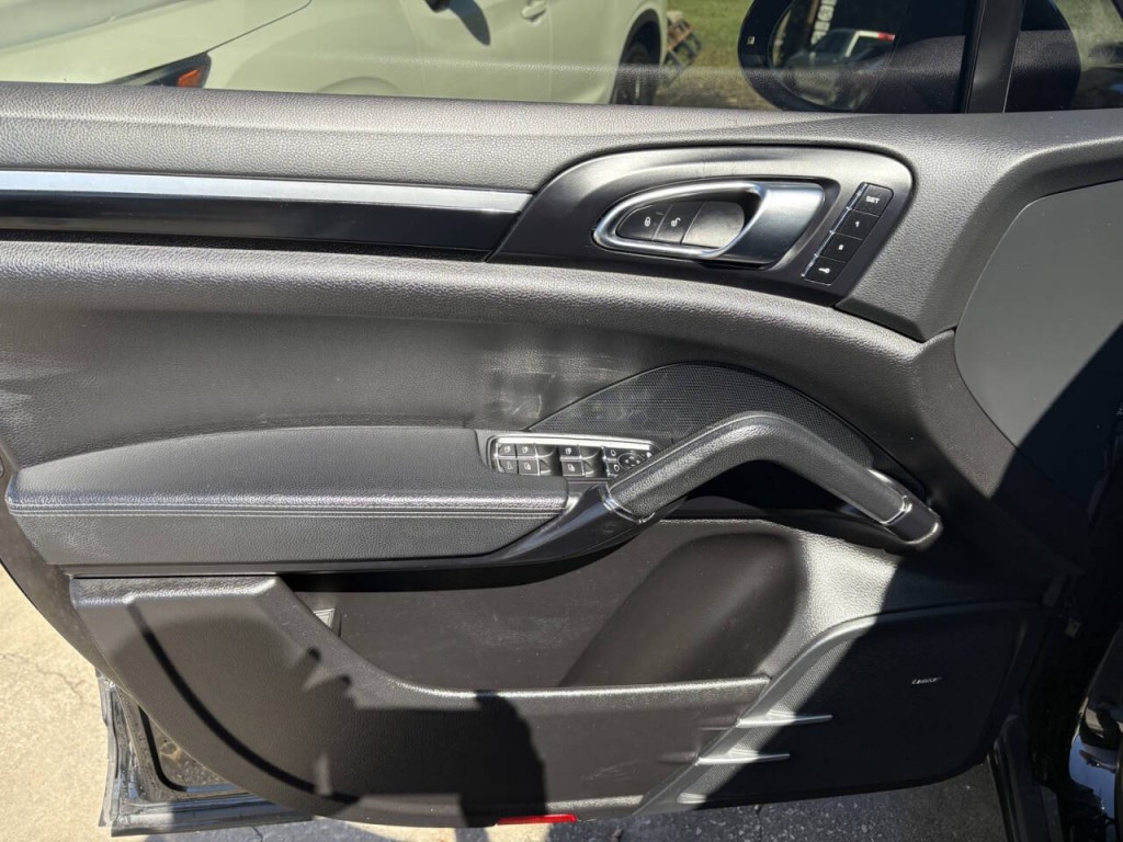 2017 Porsche Cayenne Image 11