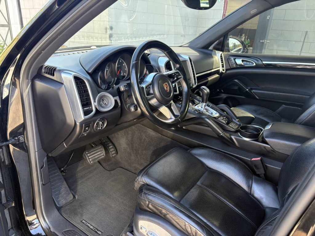 2017 Porsche Cayenne Image 13