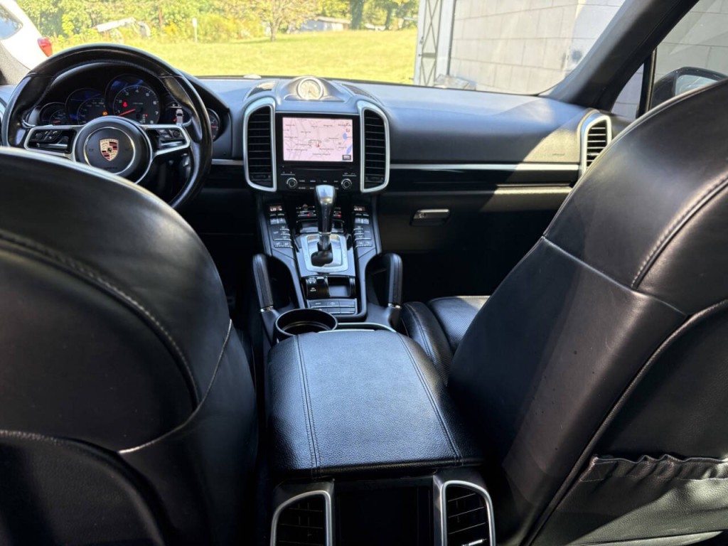 2017 Porsche Cayenne Image 23