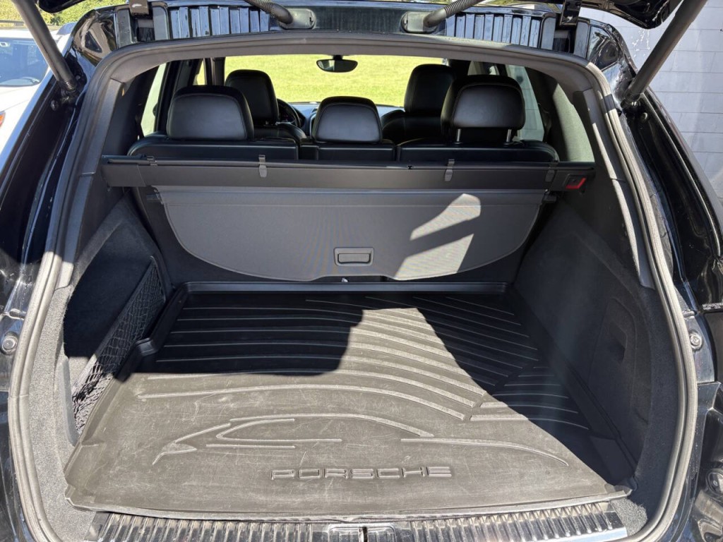 2017 Porsche Cayenne Image 26