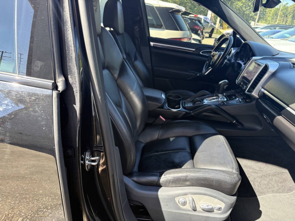 2017 Porsche Cayenne Image 29