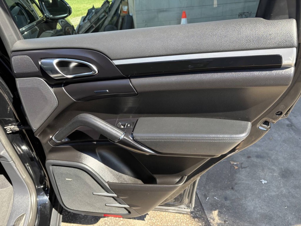 2017 Porsche Cayenne Image 31
