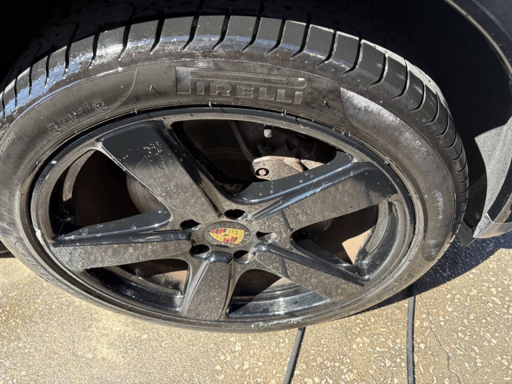 2017 Porsche Cayenne Image 34