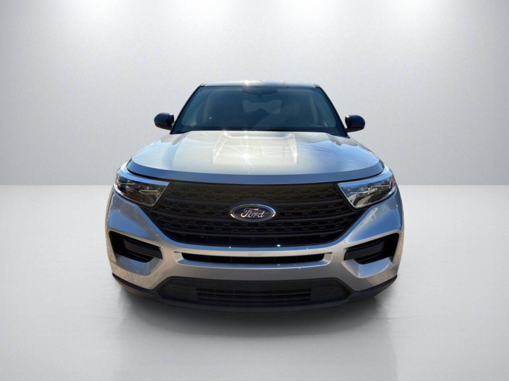 2023 Ford Explorer Image 2