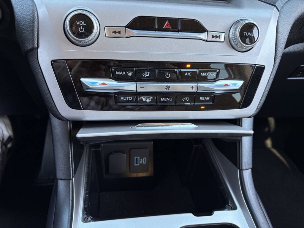 2023 Ford Explorer Image 19