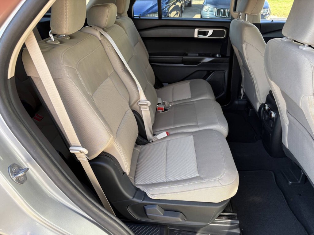 2023 Ford Explorer Image 32