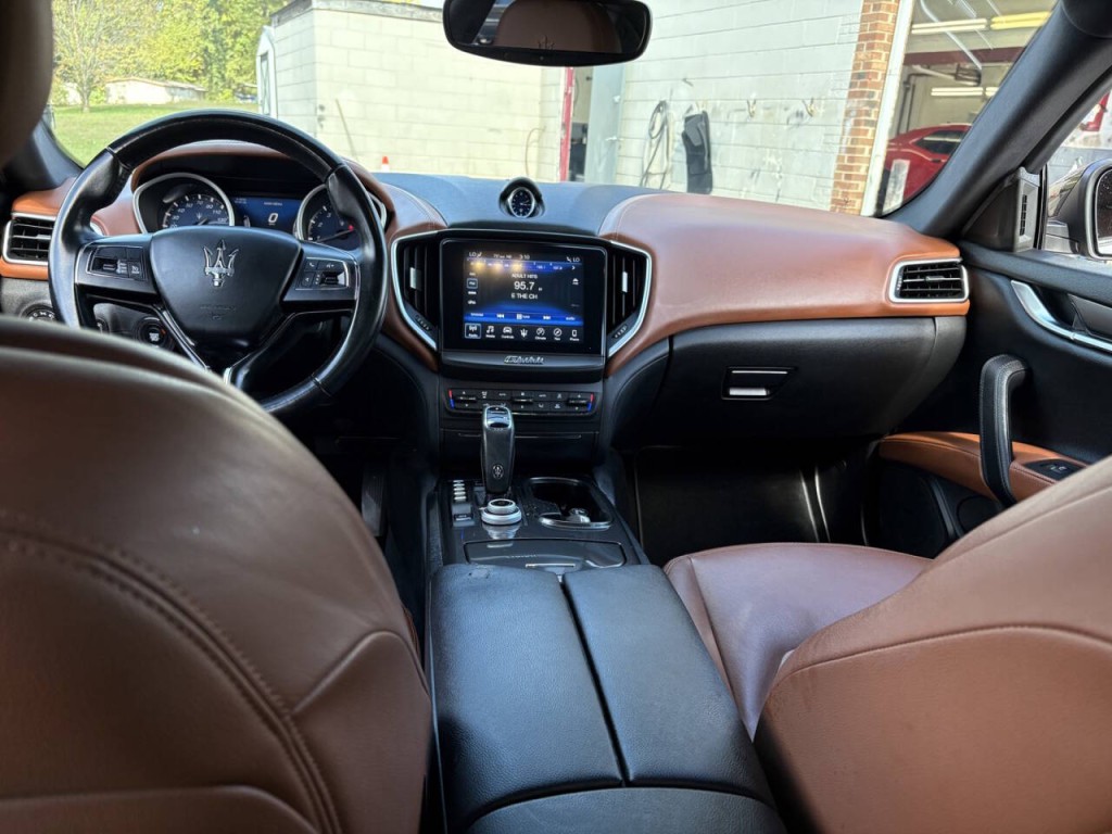 2019 Maserati Ghibli Image 23