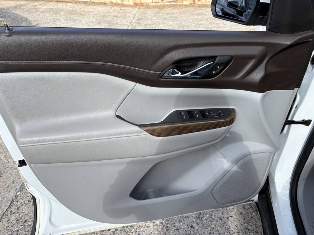 2021 GMC Acadia Image 9