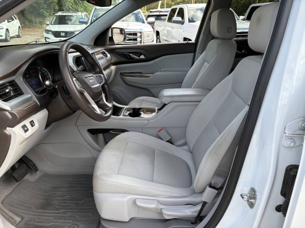 2021 GMC Acadia Image 10