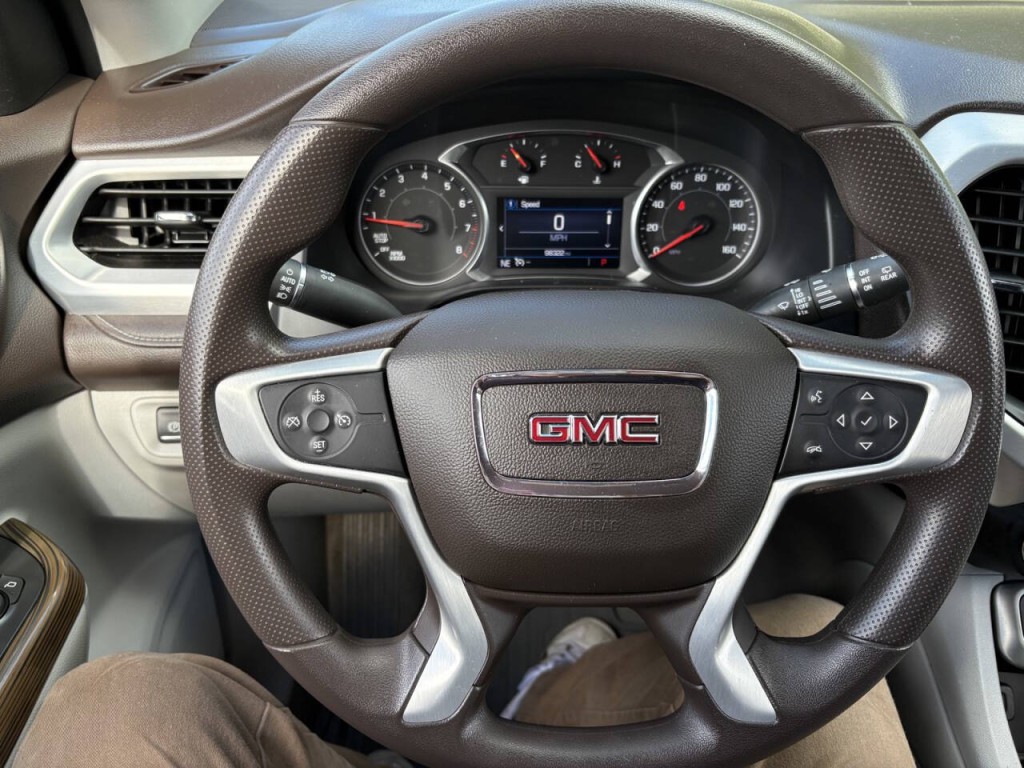 2021 GMC Acadia Image 12