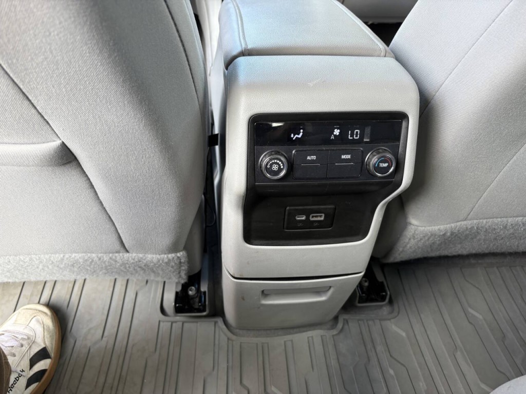 2021 GMC Acadia Image 21