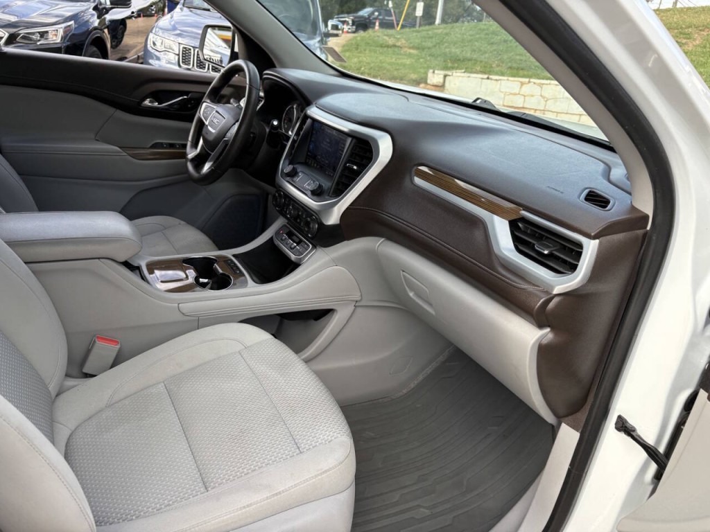2021 GMC Acadia Image 28