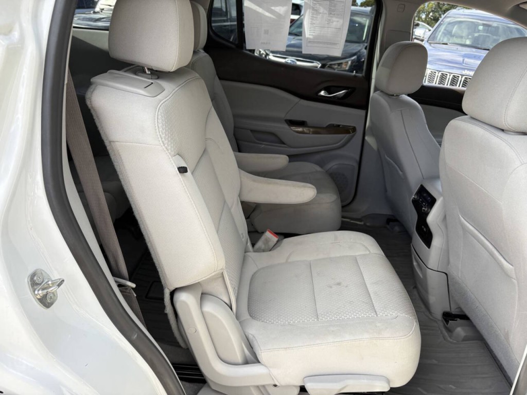 2021 GMC Acadia Image 30