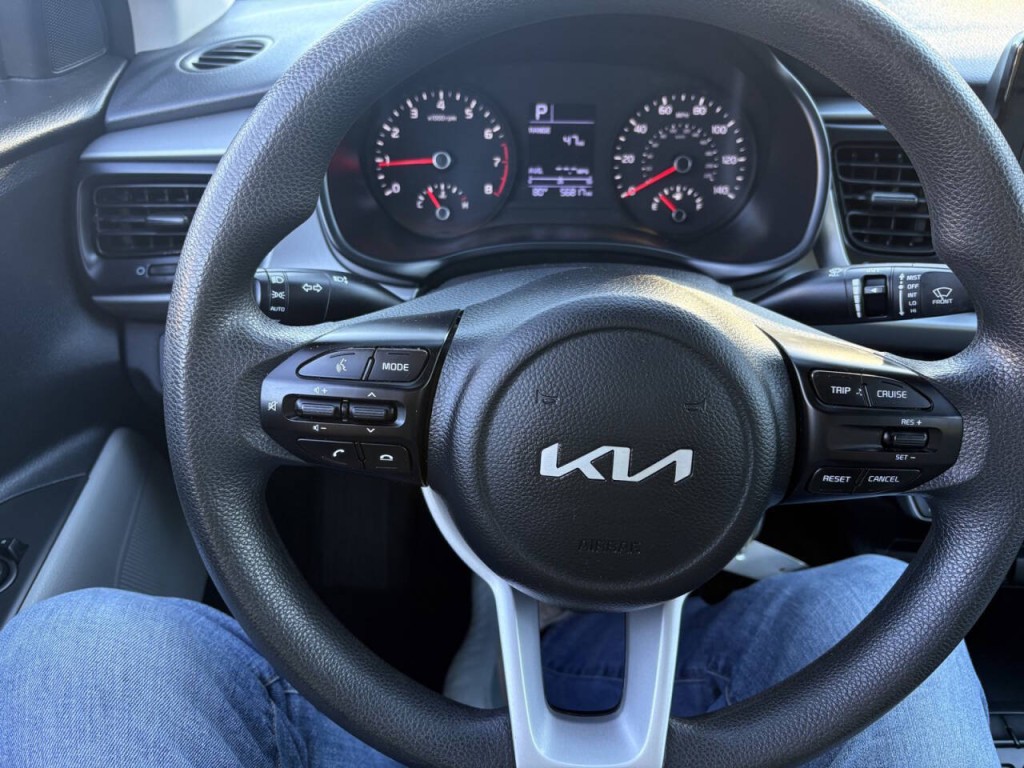 2023 Kia Rio Image 12