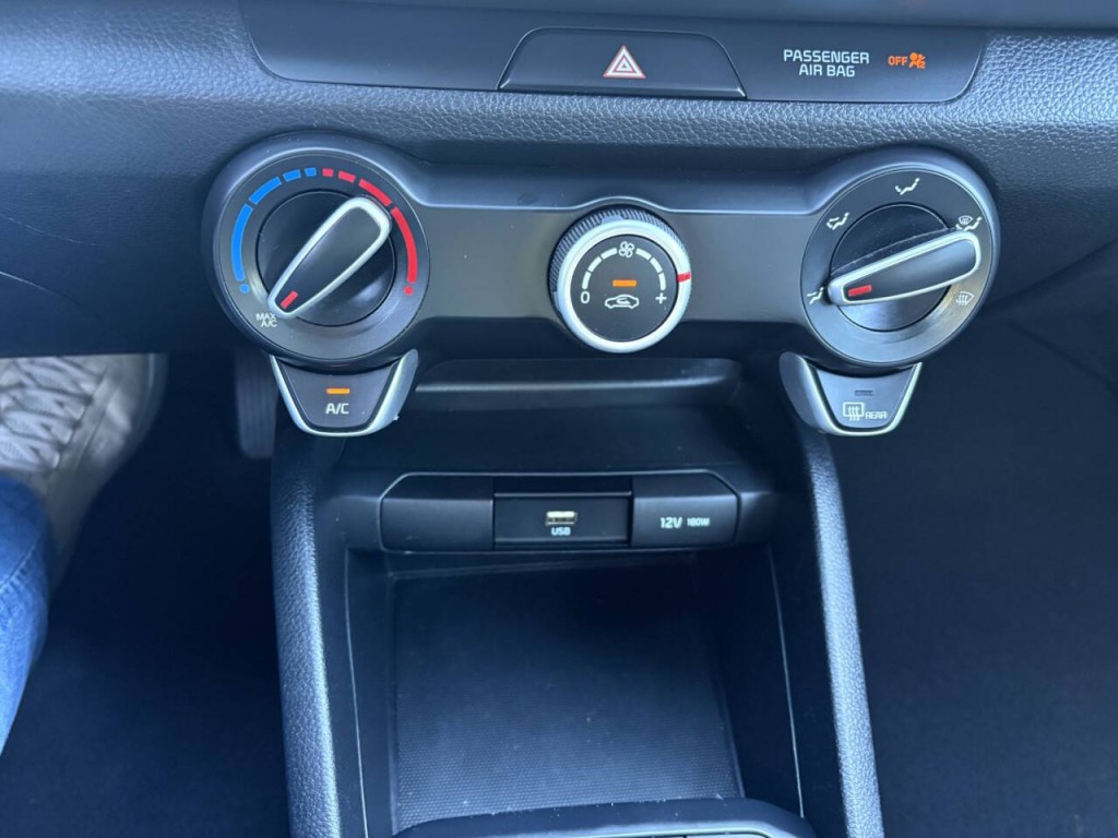 2023 Kia Rio Image 18