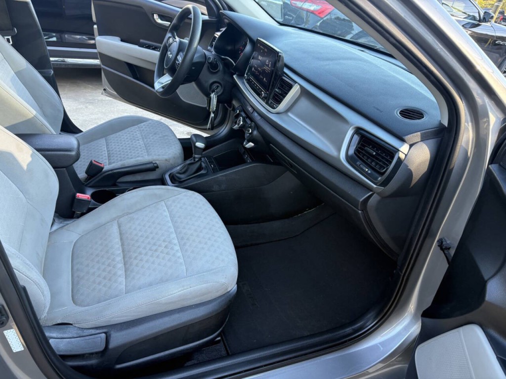 2023 Kia Rio Image 24