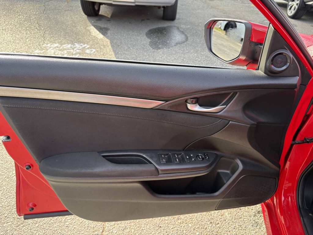 2017 Honda Civic Image 11