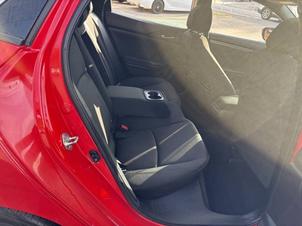 2017 Honda Civic Image 32