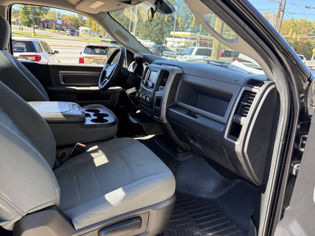 2017 RAM 1500 Image 22