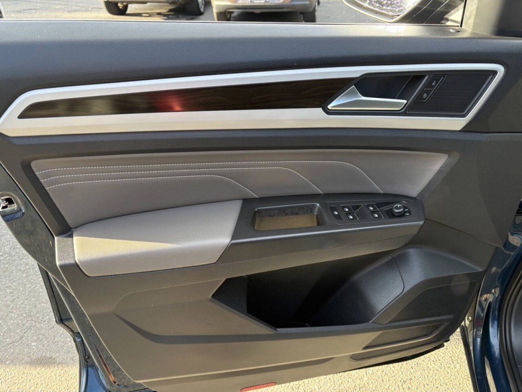 2023 Volkswagen Atlas Image 9