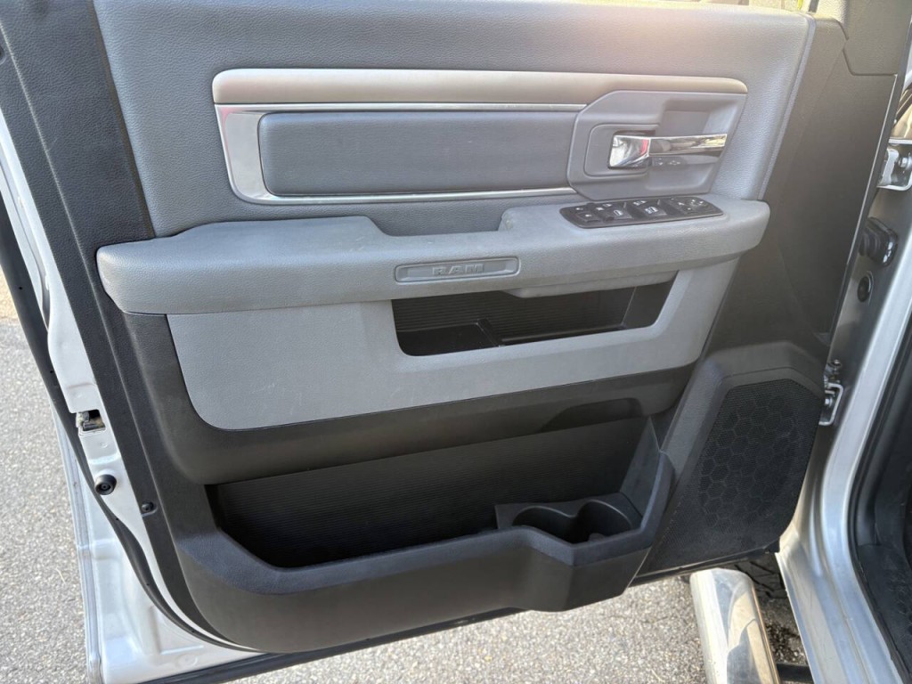 2017 RAM 1500 Image 9