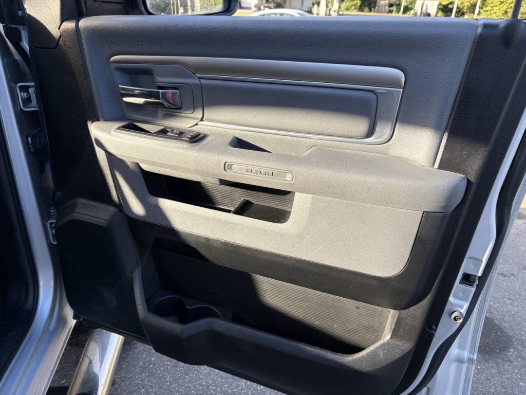2017 RAM 1500 Image 26