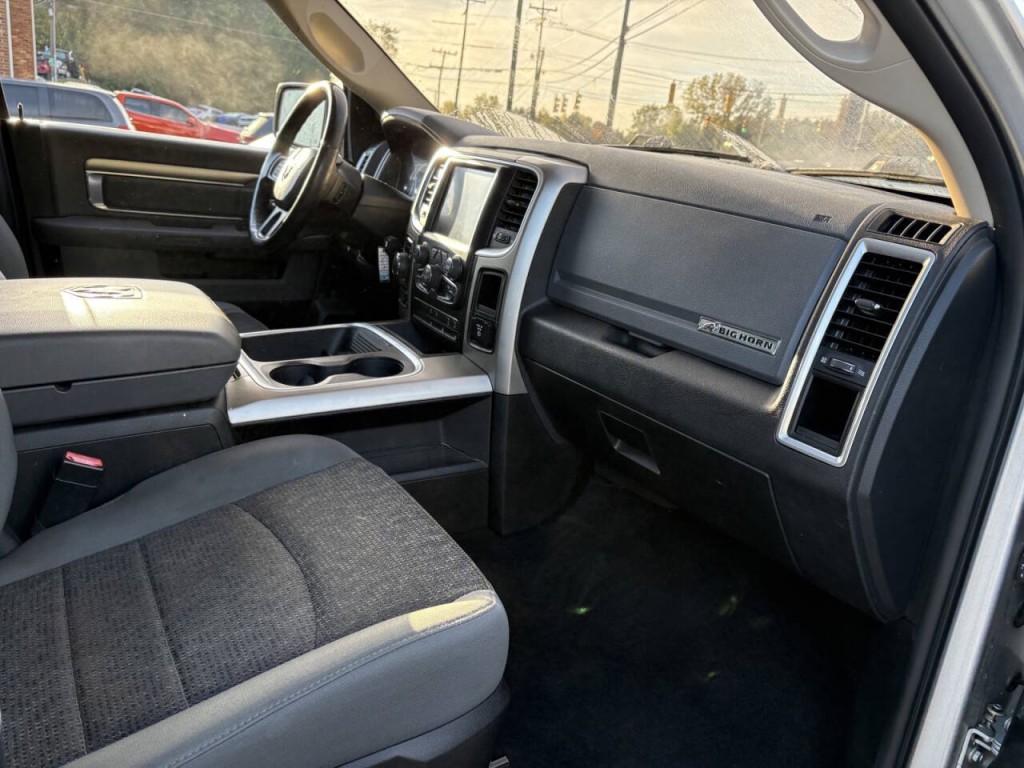 2017 RAM 1500 Image 28