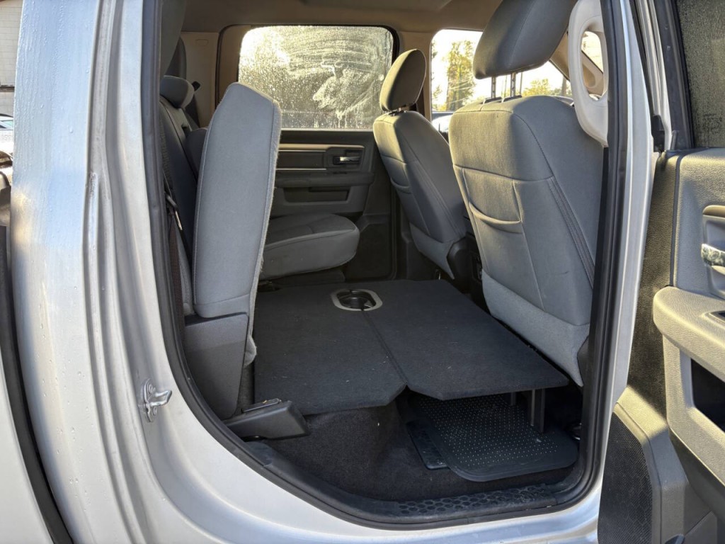 2017 RAM 1500 Image 32