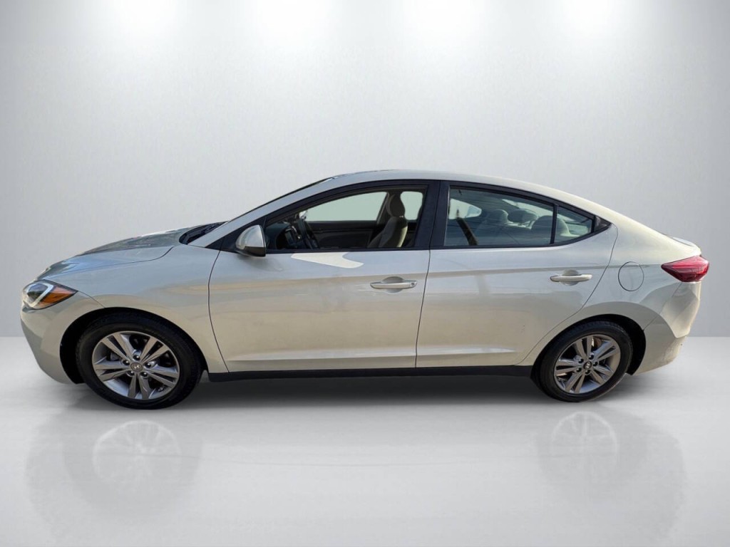 2017 Hyundai Elantra Image 4