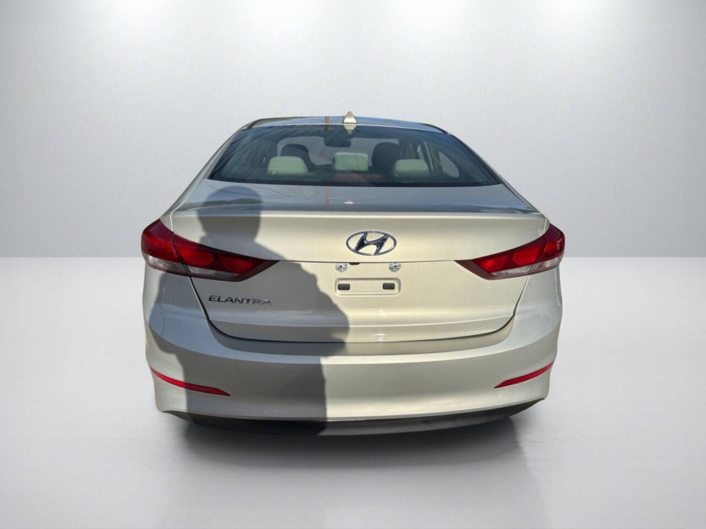 2017 Hyundai Elantra Image 6