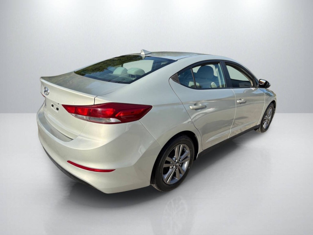 2017 Hyundai Elantra Image 7