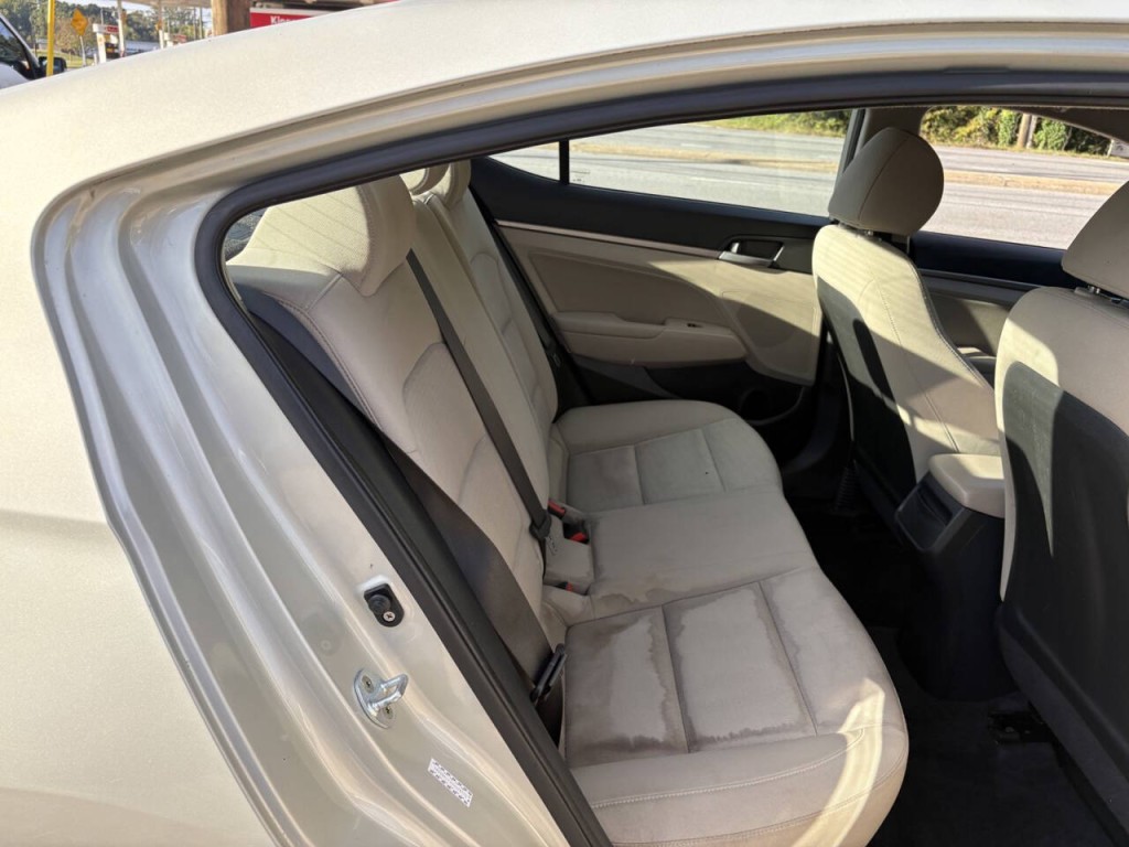 2017 Hyundai Elantra Image 28