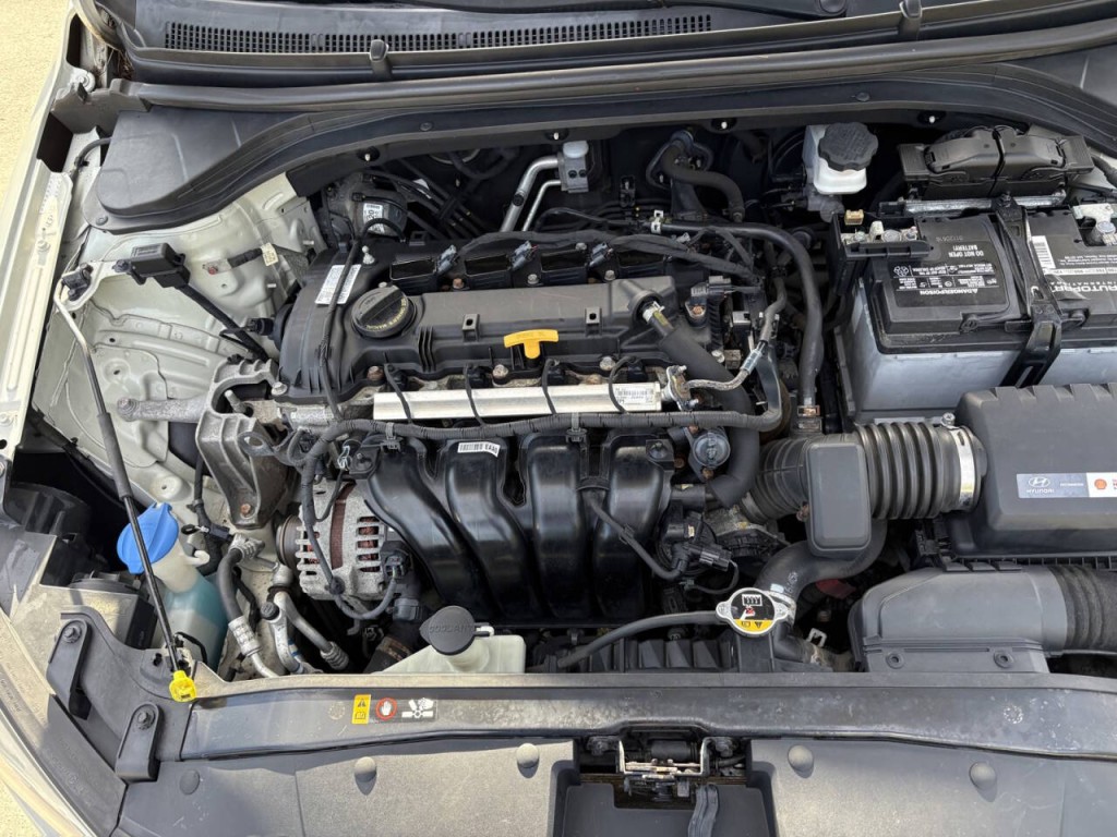 2017 Hyundai Elantra Image 29