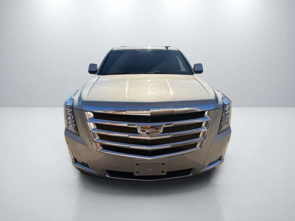 2017 Cadillac Escalade Image 2