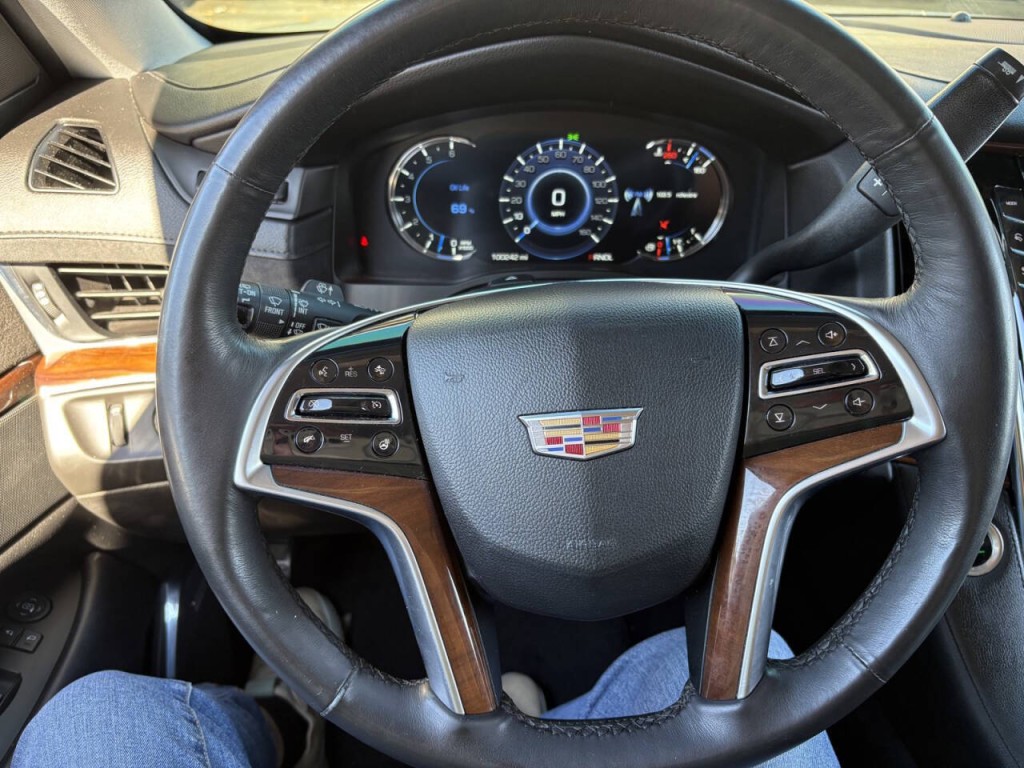 2017 Cadillac Escalade Image 12