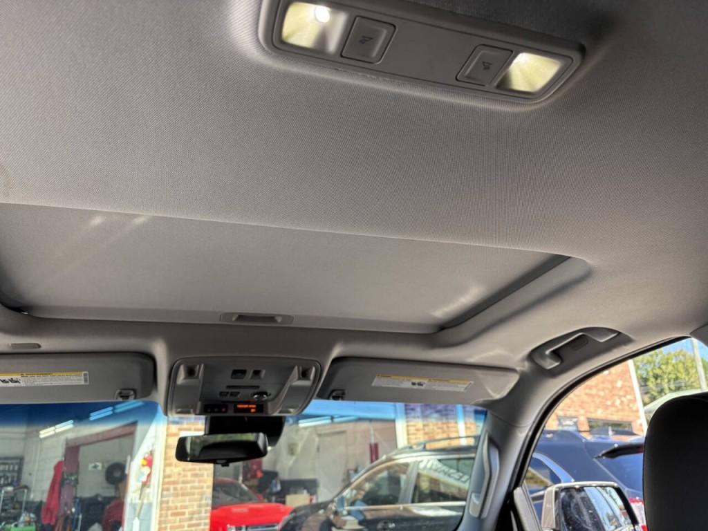 2017 Cadillac Escalade Image 21