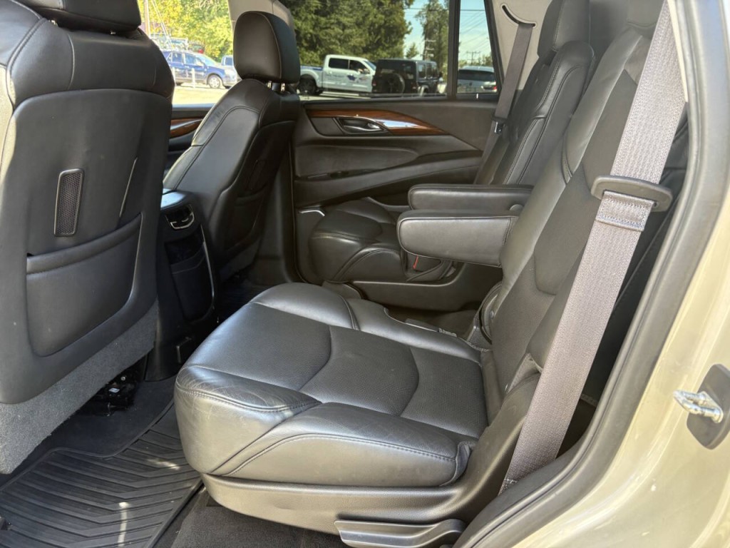 2017 Cadillac Escalade Image 23