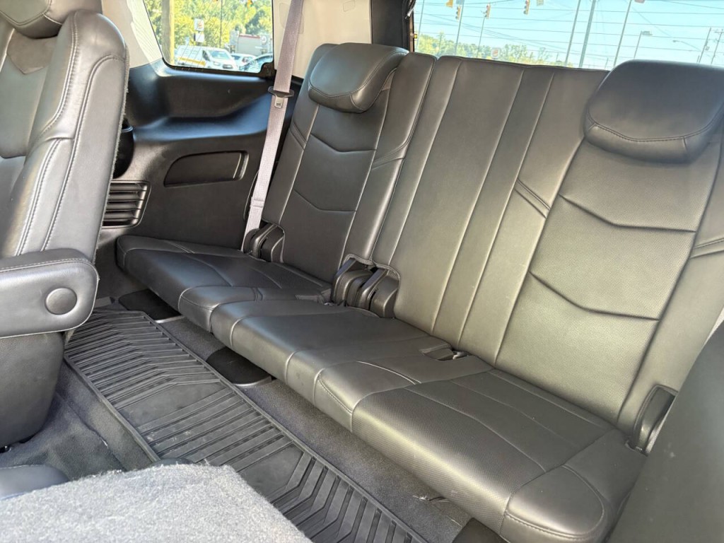 2017 Cadillac Escalade Image 24