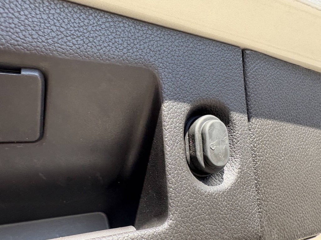 2017 Cadillac Escalade Image 26